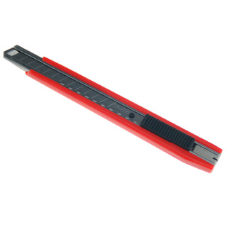 TAJIMA Kompakt Cutter 9mm mit 2 Klingen im Griff - rot